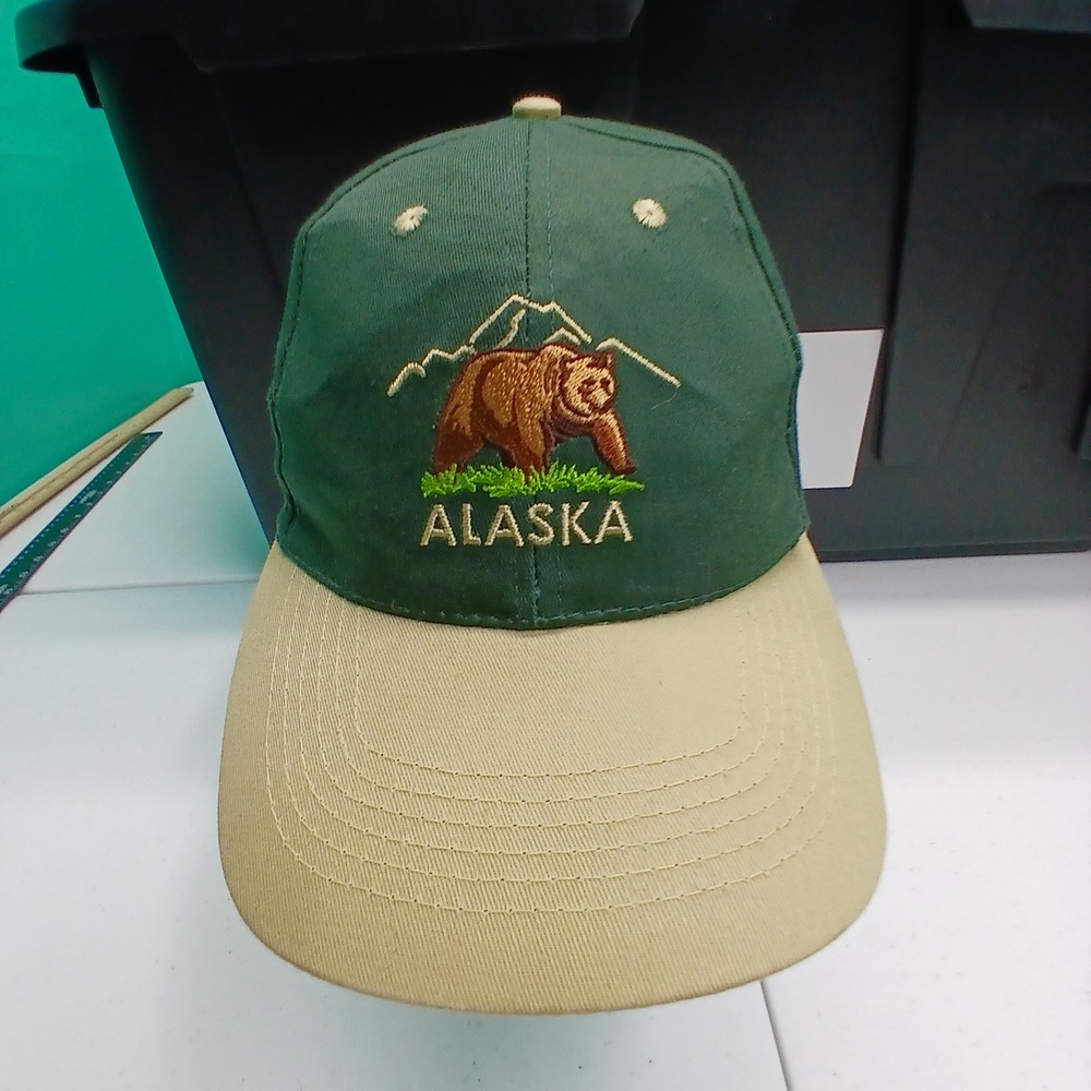 Alaska Shirt Company Baseball Cap OSFM Green Tan Bear Souvenir Gorpcore Hat